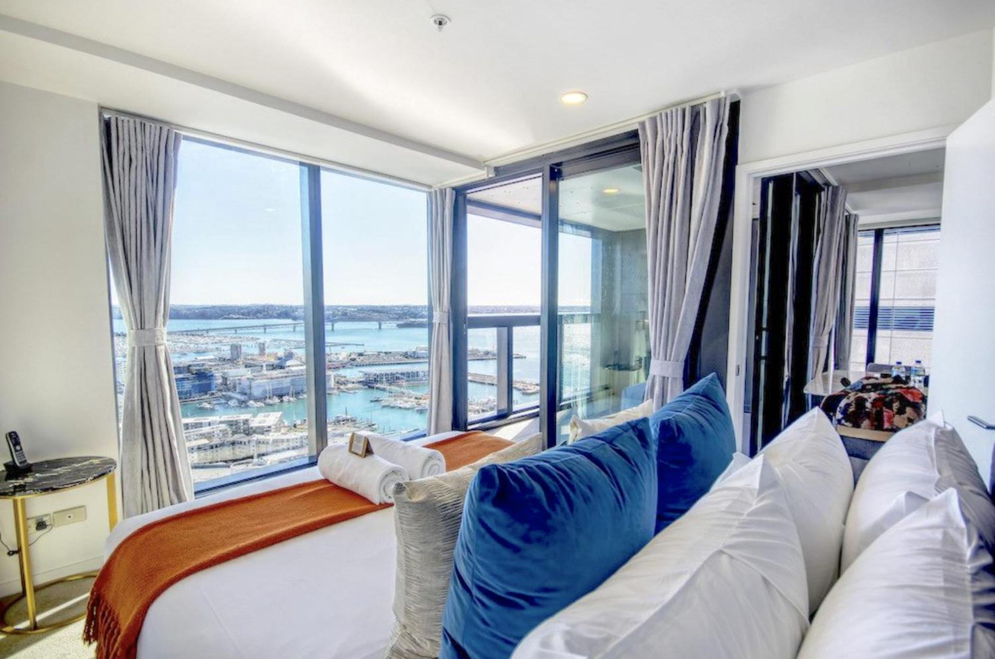 Top Floor Harbour View And Skytower View Apartment In Cbd Auckland Exterior foto