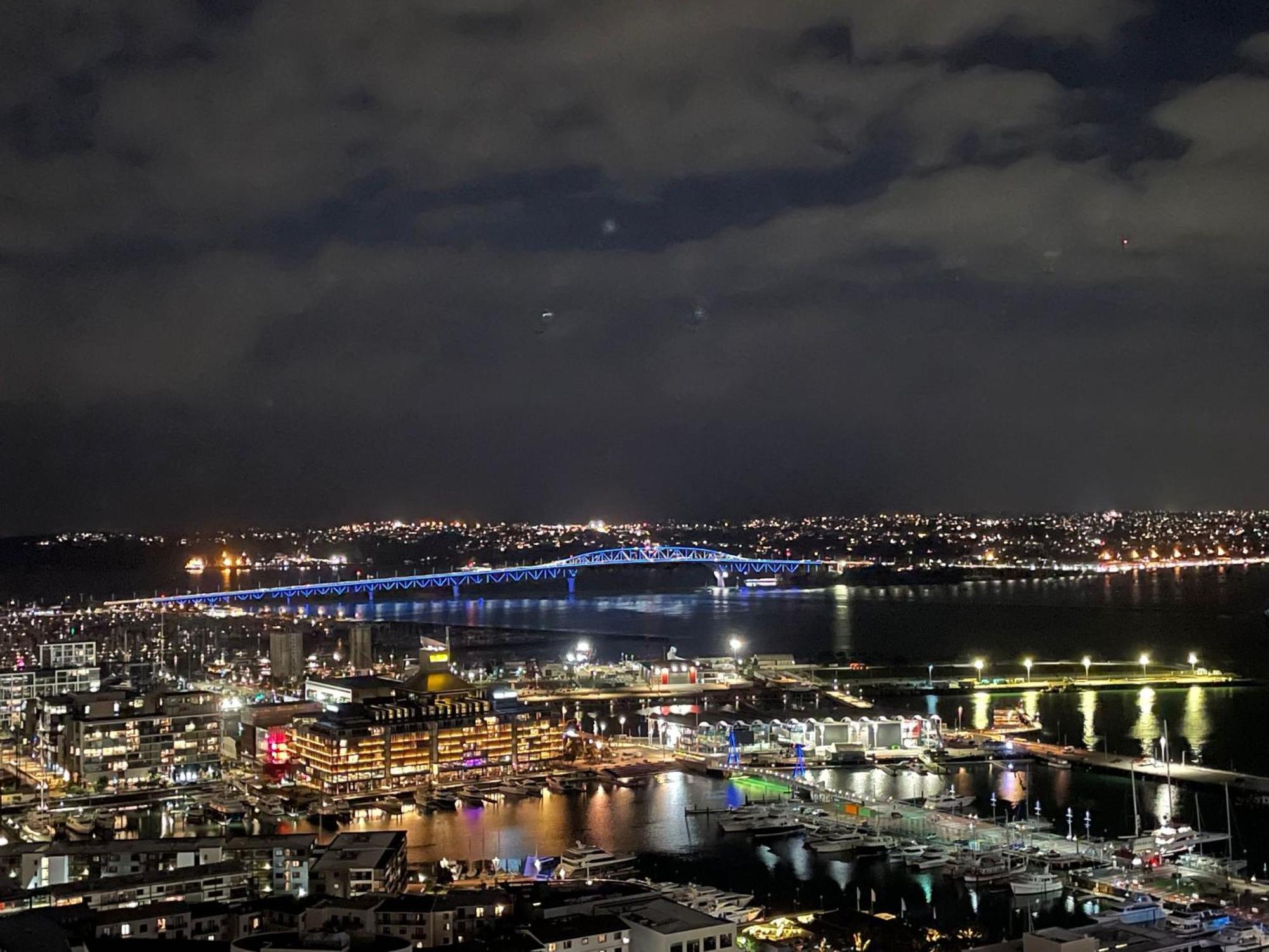 Top Floor Harbour View And Skytower View Apartment In Cbd Auckland Exterior foto